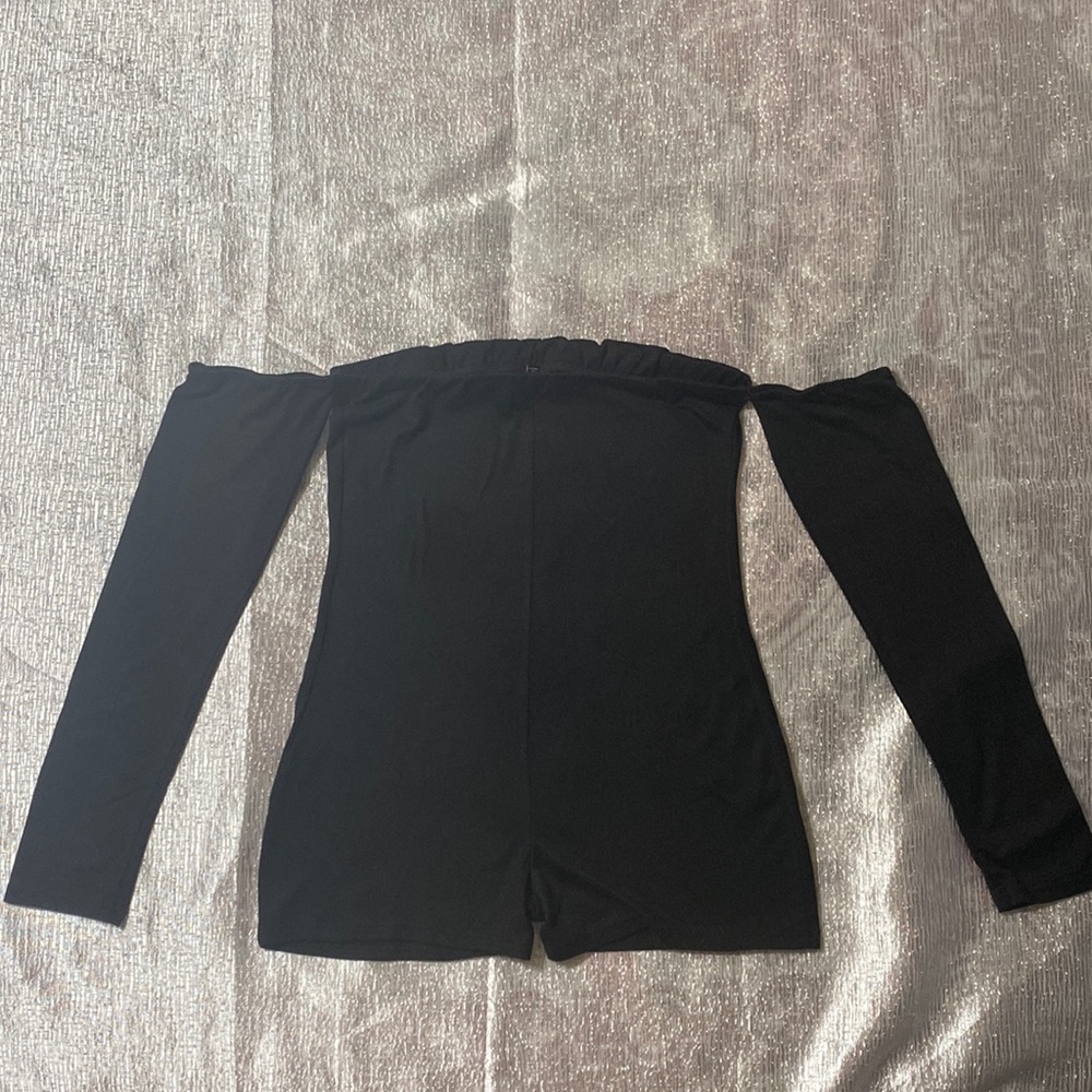 This is from Fashion Nova size small in color black.